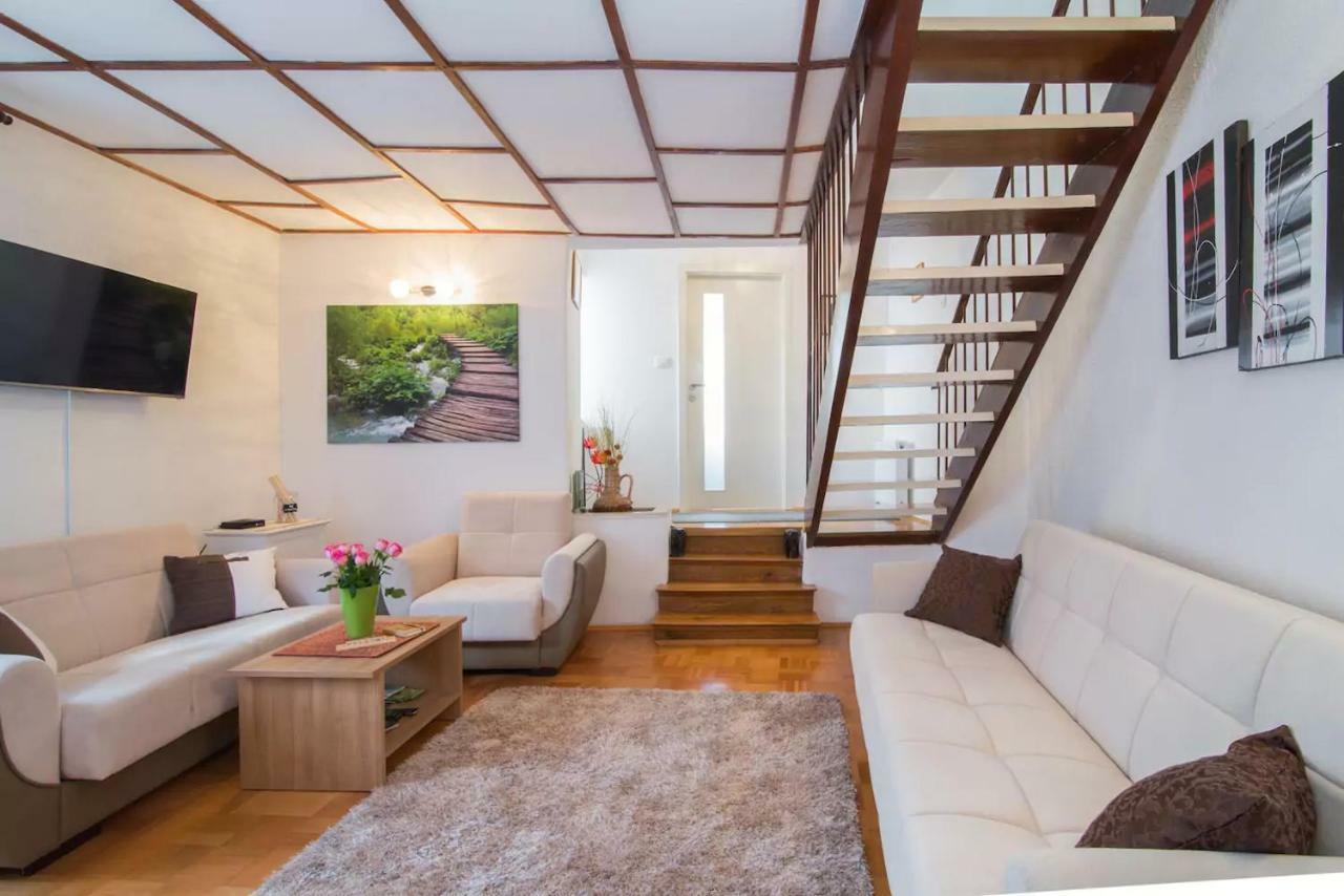 Charming Apartment Koper Buitenkant foto