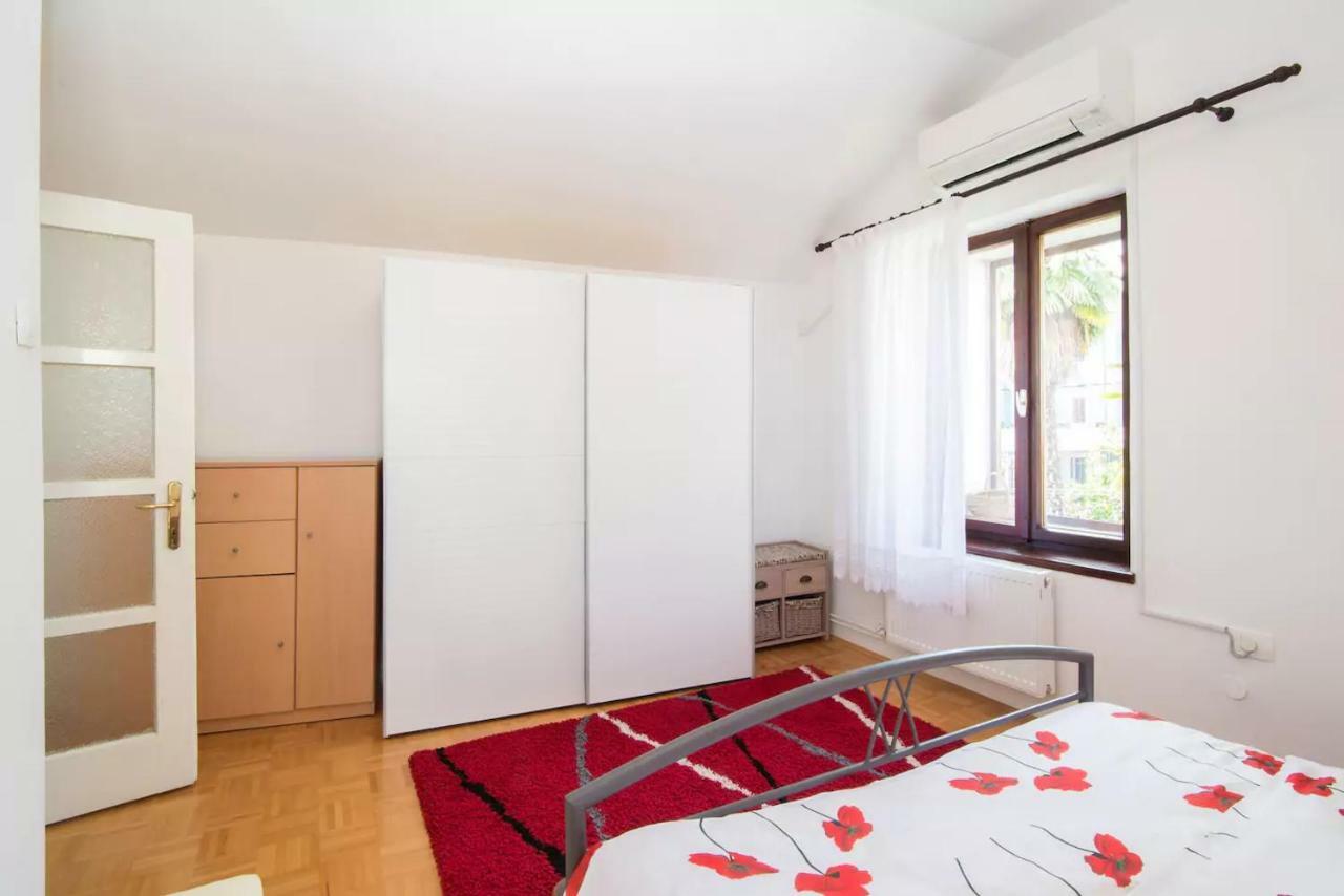 Charming Apartment Koper Buitenkant foto