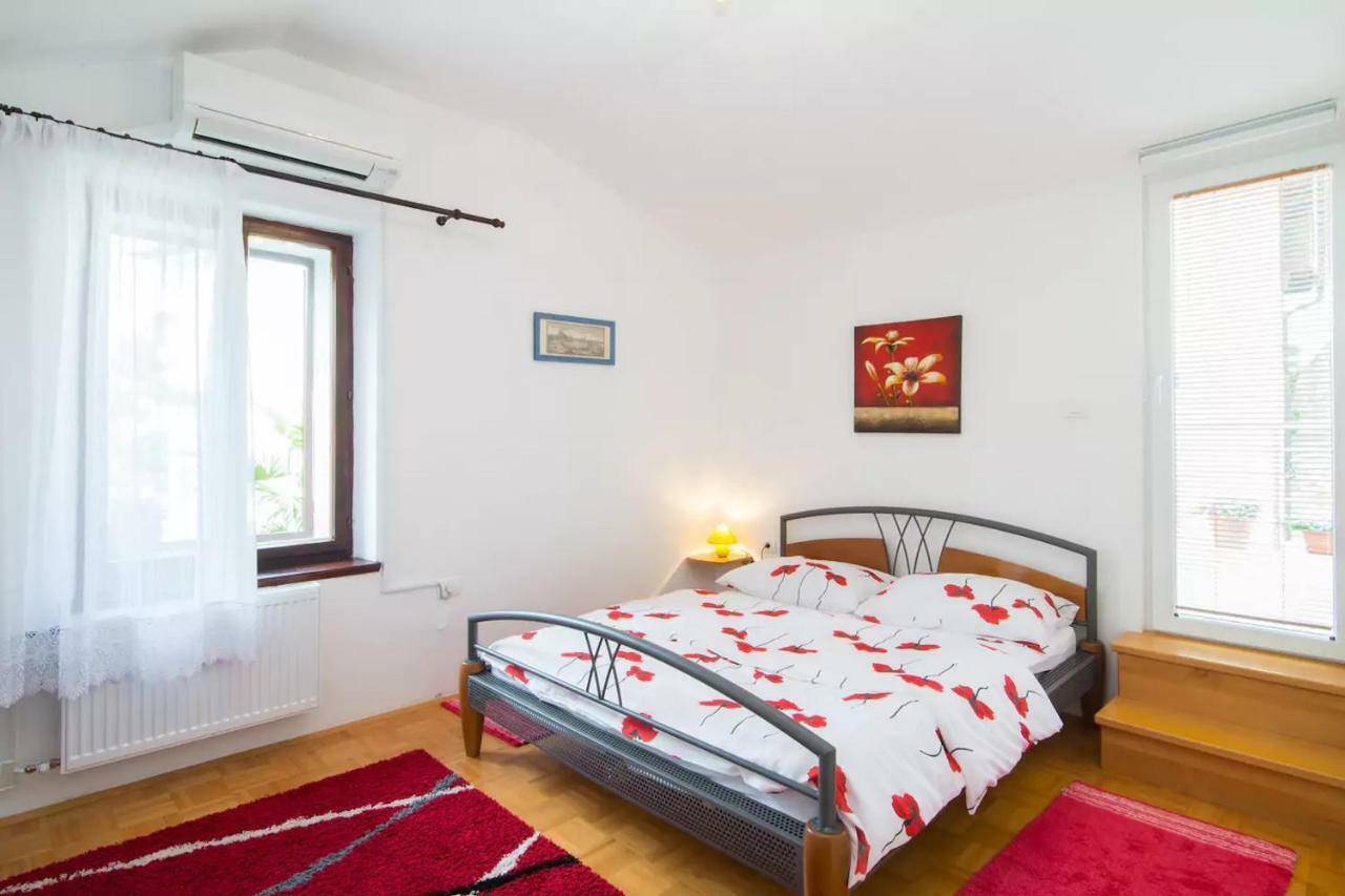 Charming Apartment Koper Buitenkant foto