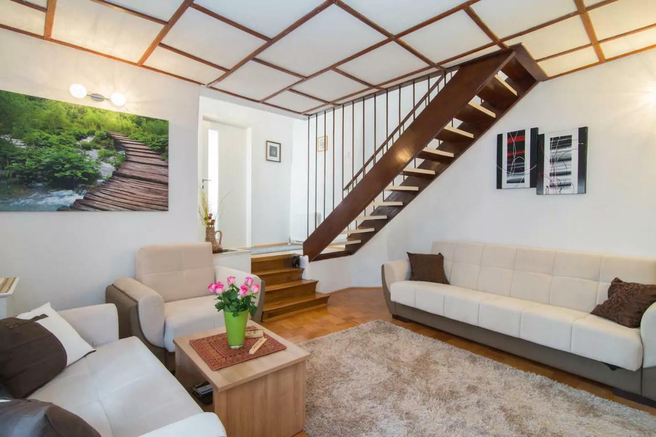 Charming Apartment Koper Buitenkant foto