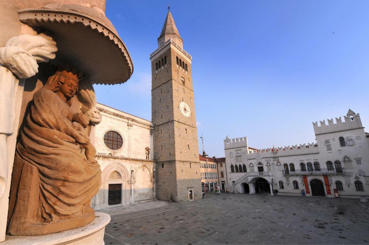 Charming Apartment Koper Buitenkant foto